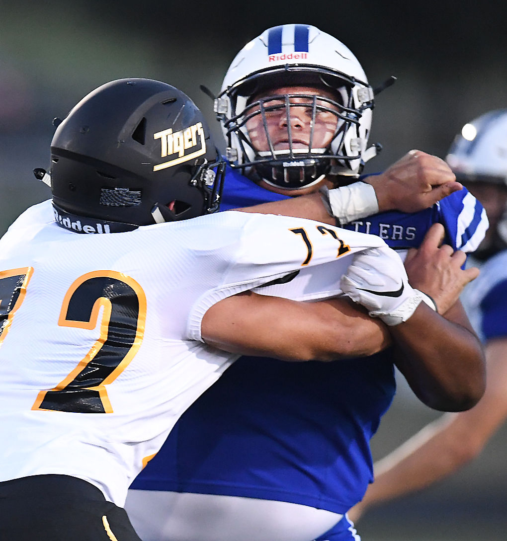 Navasota vs Sealy FB 10.jpg